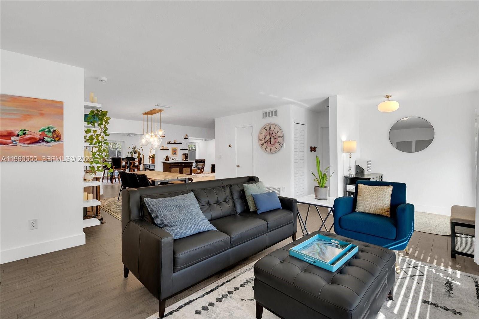 8100 Southwest 92nd Court Miami, FL 33173 - Photo 3 of 34