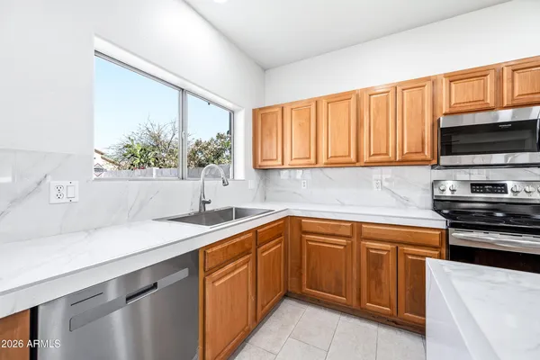 $2,250 | 9054 West Custer Lane, Peoria, AZ 85381