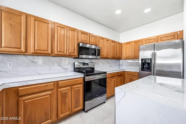 $2,250 | 9054 West Custer Lane, Peoria, AZ 85381