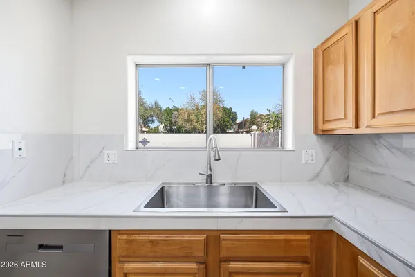 $2,250 | 9054 West Custer Lane, Peoria, AZ 85381