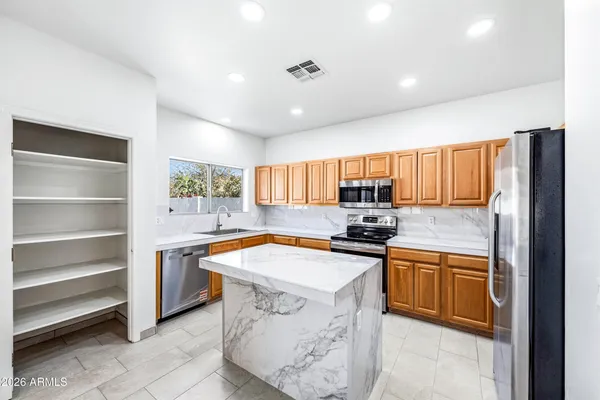 $2,250 | 9054 West Custer Lane, Peoria, AZ 85381