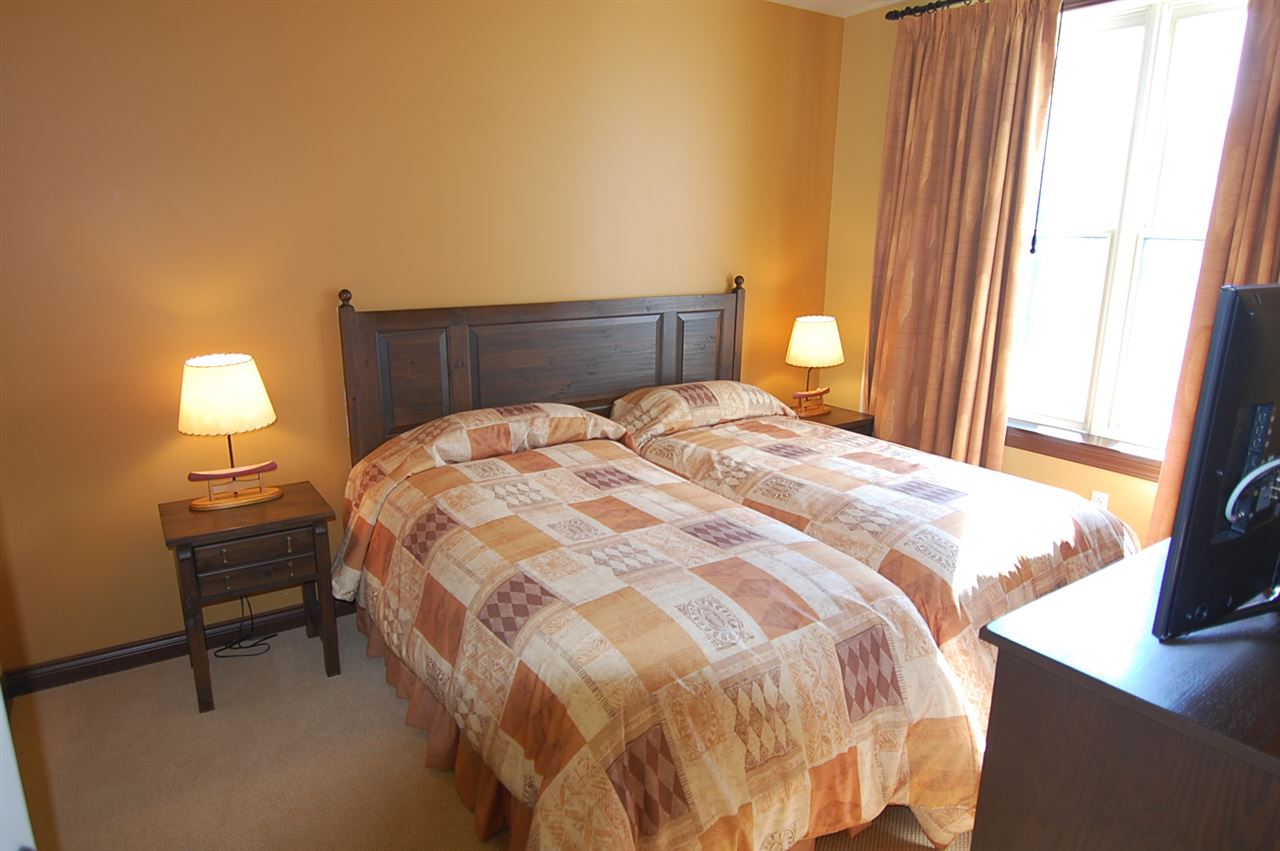 43 Middle Ridge Road, Unit 317 South Londonderry, VT 05155 - Photo 4 of 8