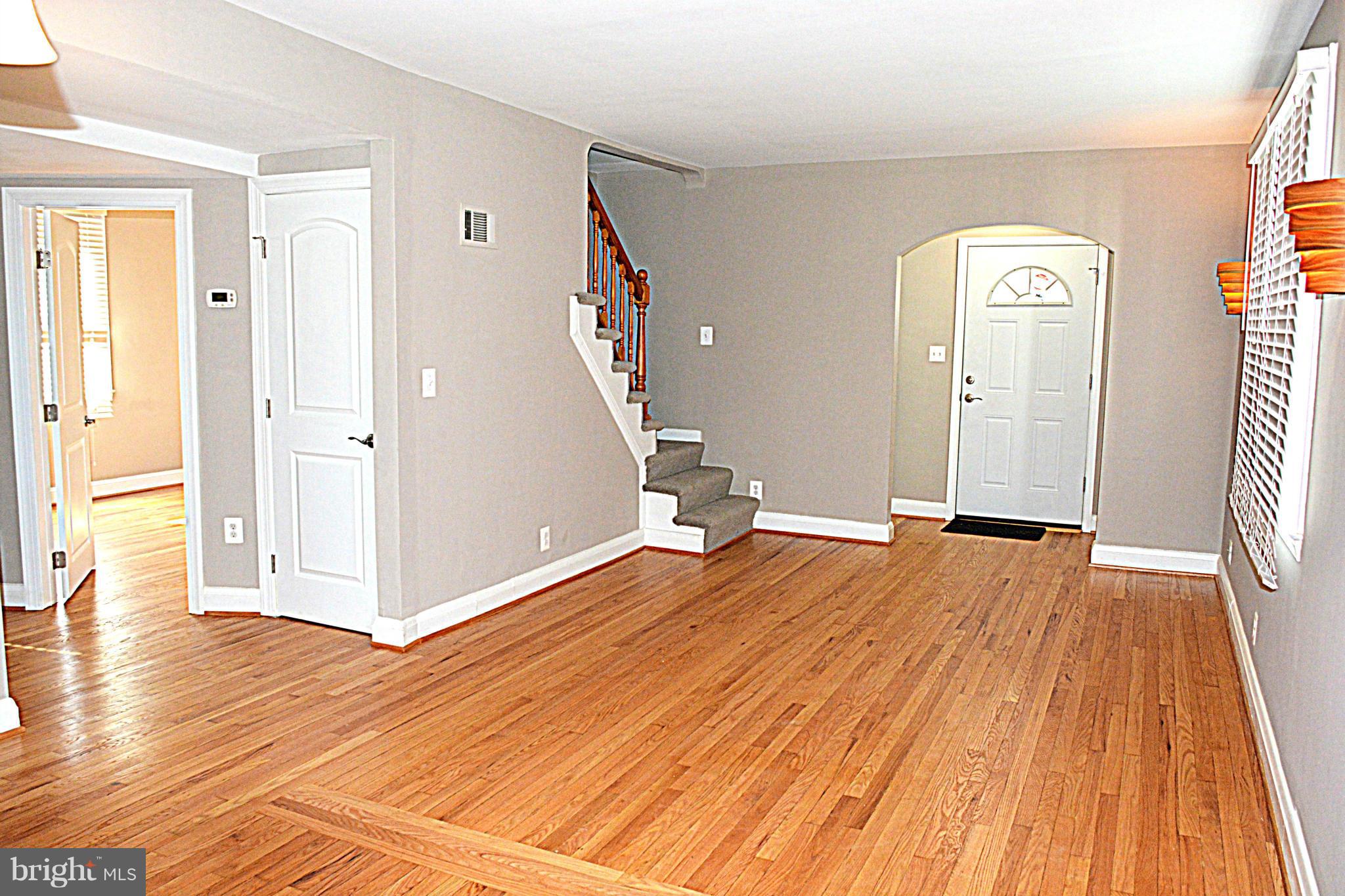 2524 Wentworth Road Baltimore, MD 21234 - Photo 4 of 12 Living Room