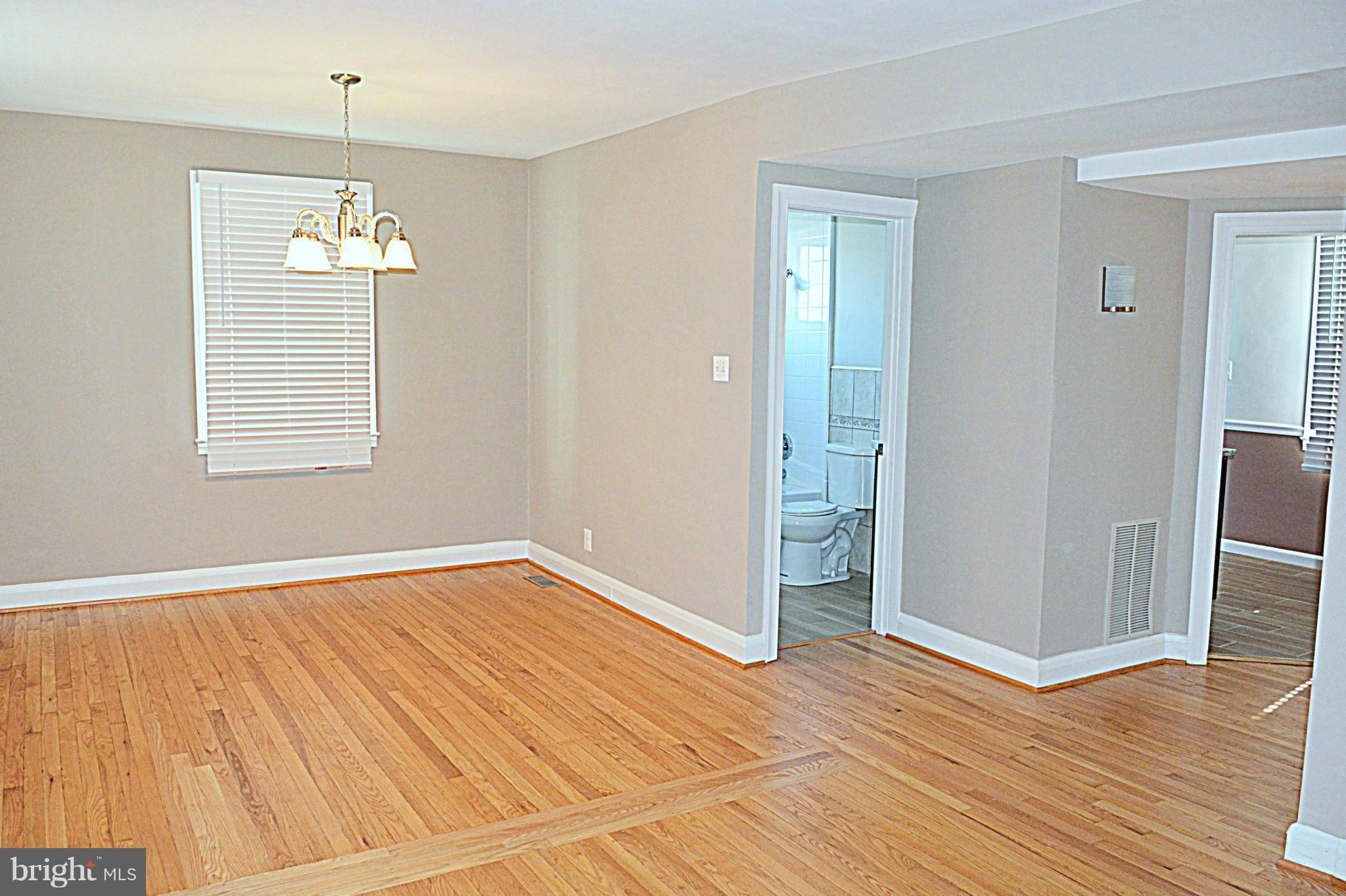 2524 Wentworth Road Baltimore, MD 21234 - Photo 5 of 12 Living Room