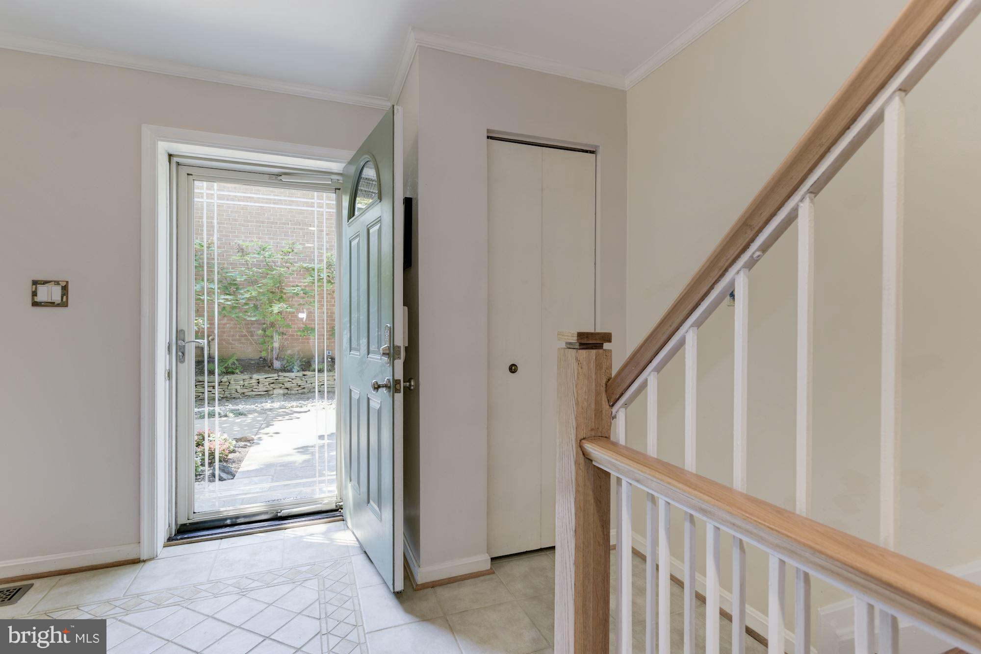 2206 Golf Course Drive Reston, VA 20191 - Photo 2 of 30 Foyer