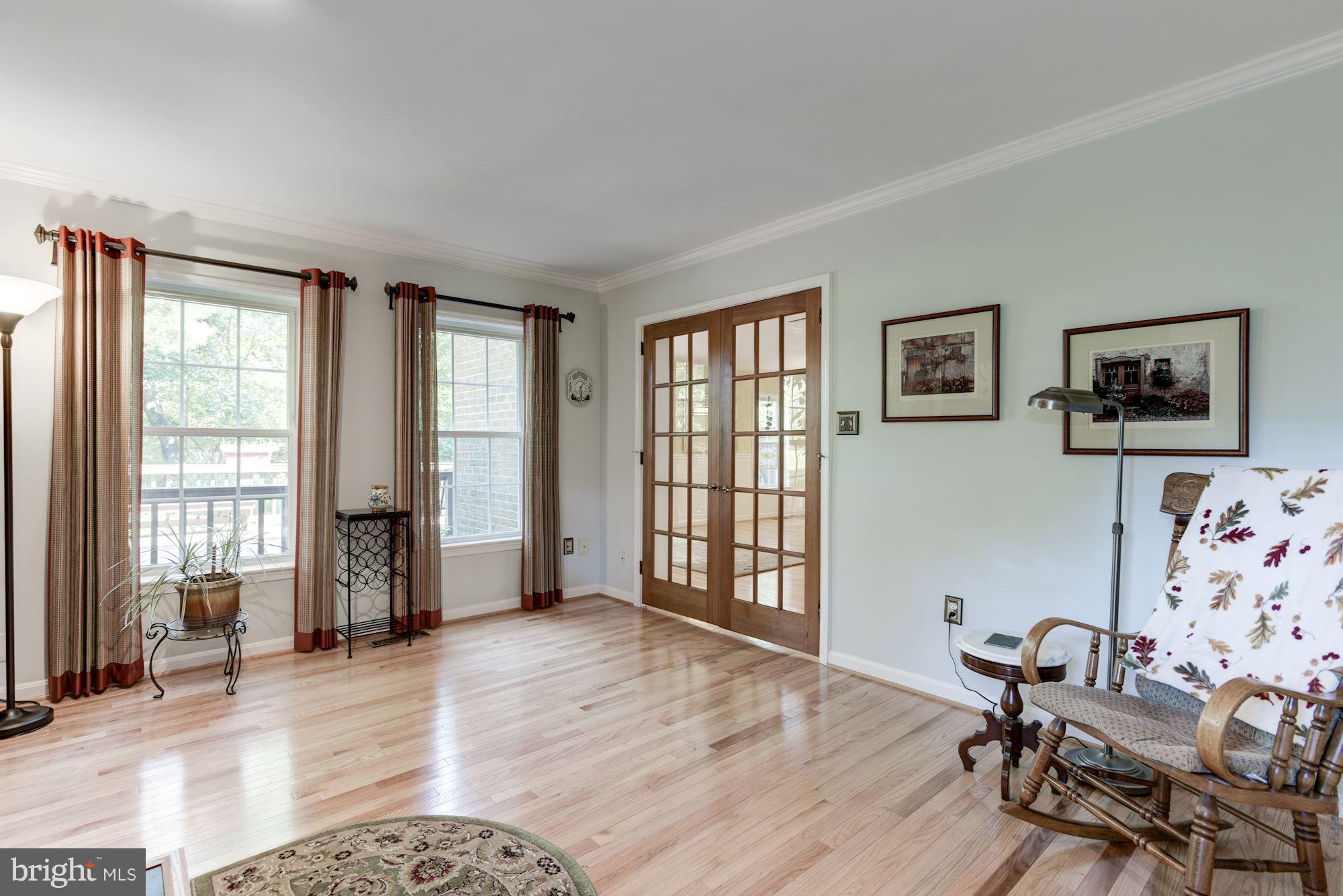 2206 Golf Course Drive Reston, VA 20191 - Photo 12 of 30 Family Room