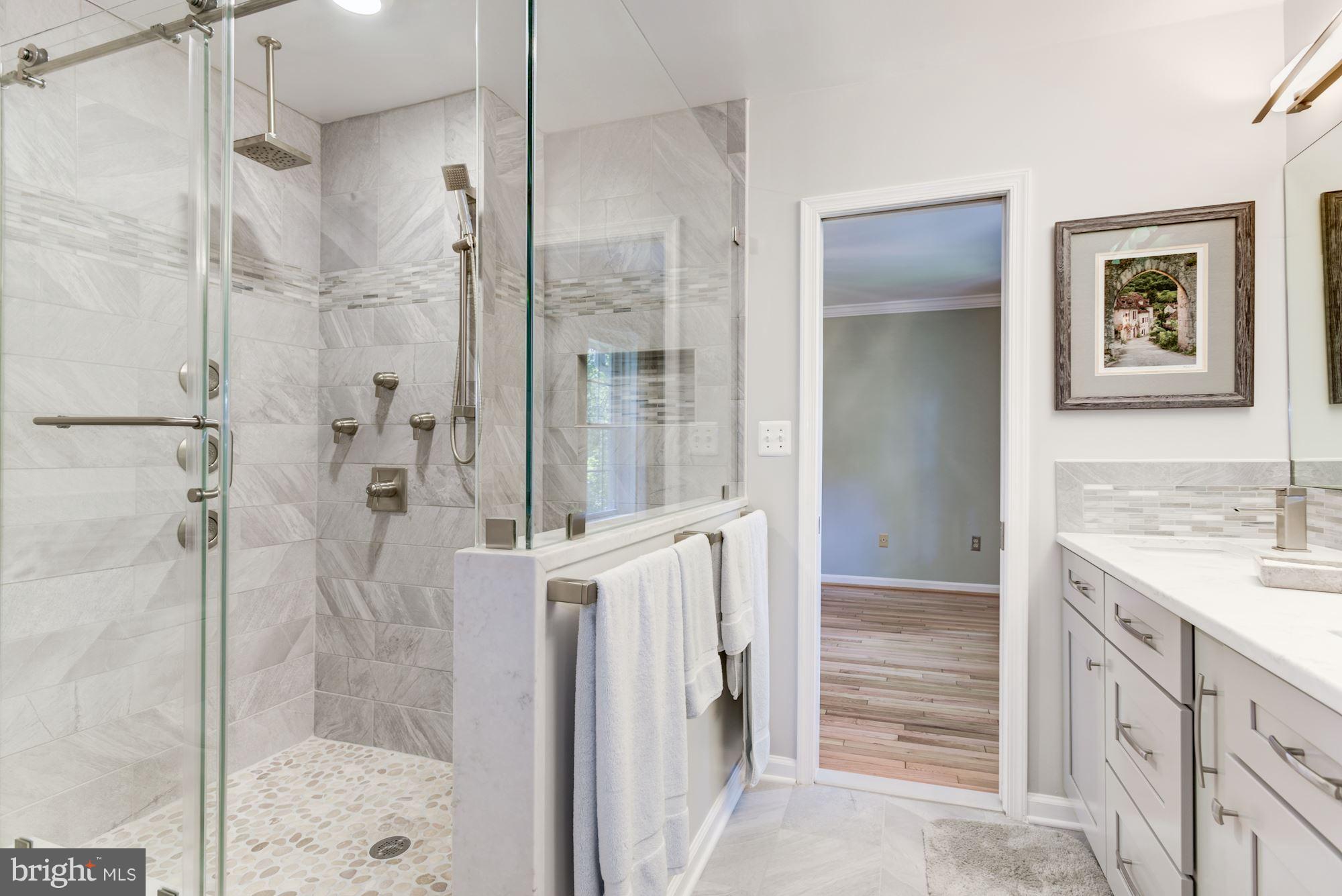 2206 Golf Course Drive Reston, VA 20191 - Photo 15 of 30 Bath (Master)