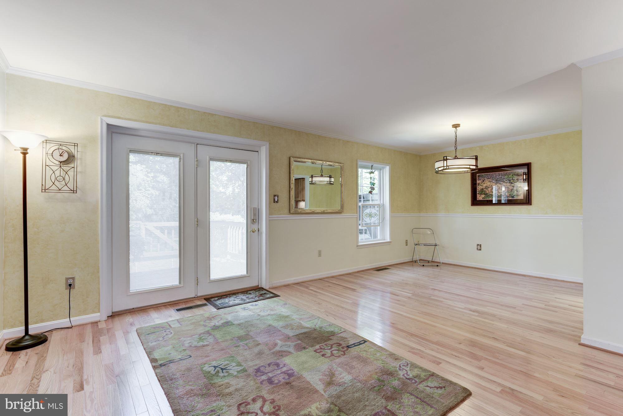 2206 Golf Course Drive Reston, VA 20191 - Photo 3 of 30 Living Room