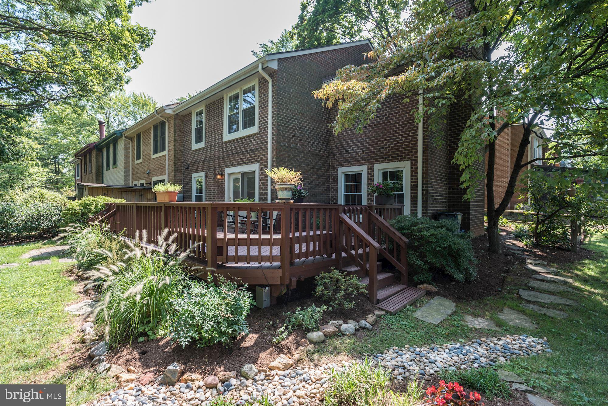 2206 Golf Course Drive Reston, VA 20191 - Photo 28 of 30 Exterior (Rear)