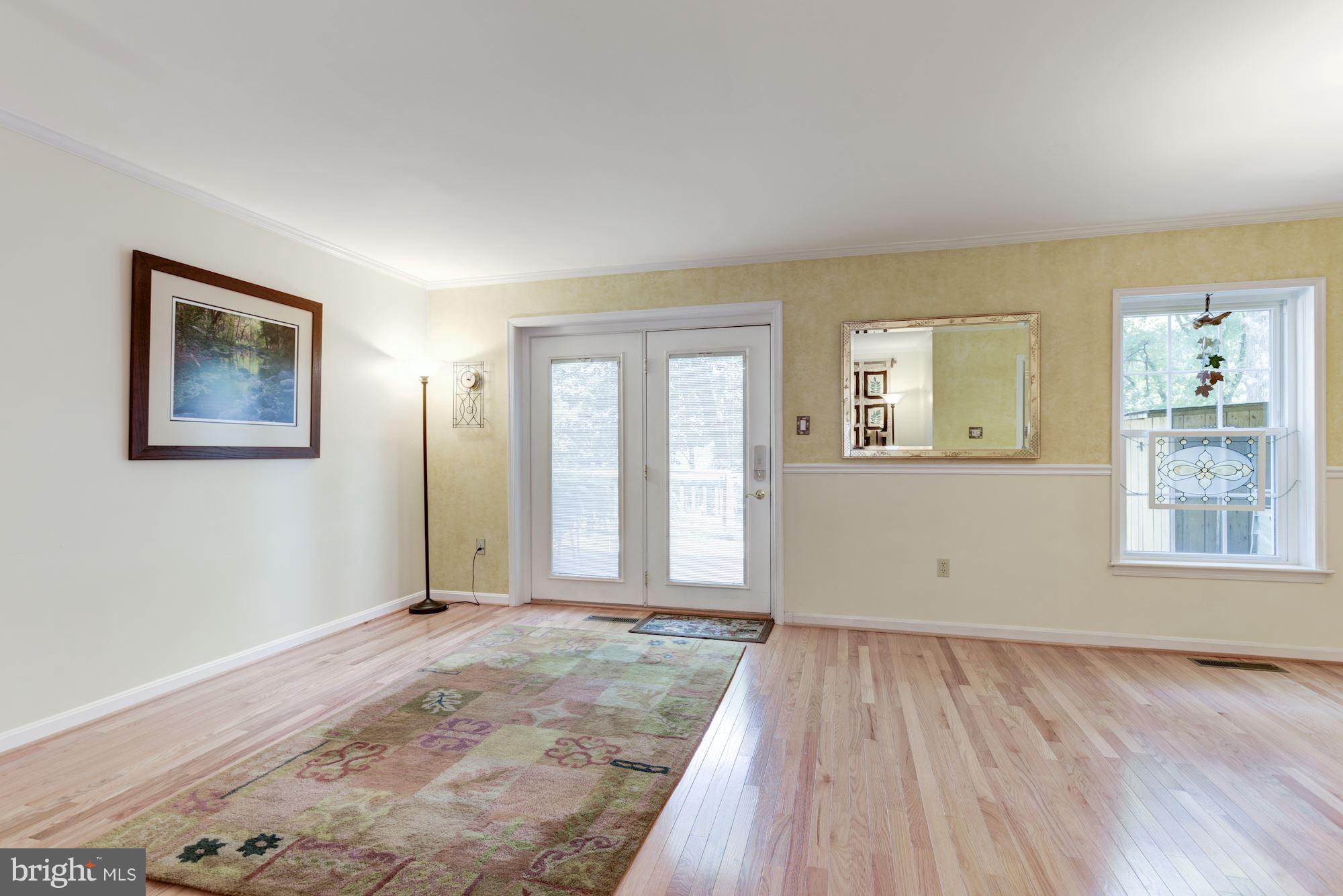 2206 Golf Course Drive Reston, VA 20191 - Photo 5 of 30 Living Room