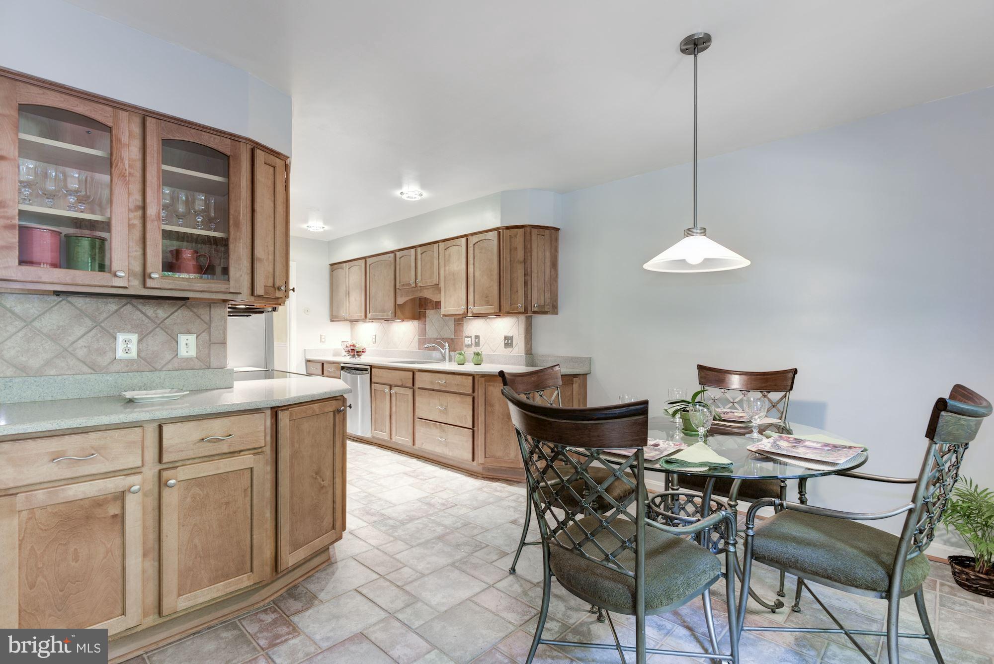 2206 Golf Course Drive Reston, VA 20191 - Photo 8 of 30 Kitchen