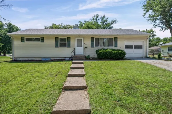 $185,000 | 11320 Lewis Avenue, Kansas City, MO 64134