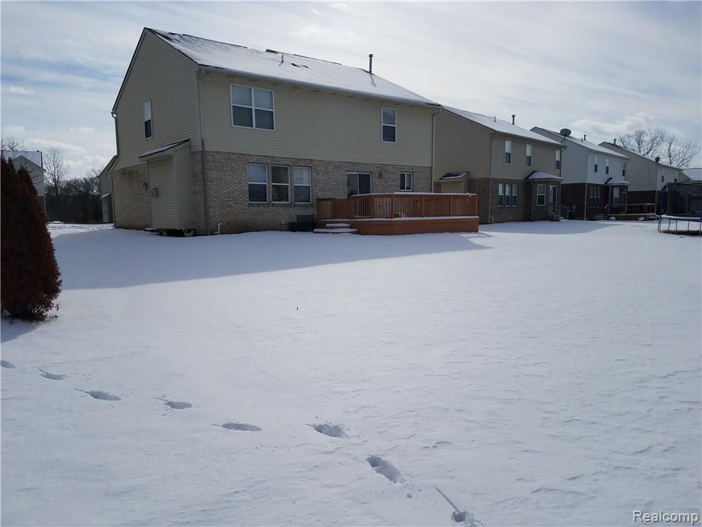 28362 Heather Way Romulus, MI 48174 - Photo 2 of 5 HUGE YARD.jpg