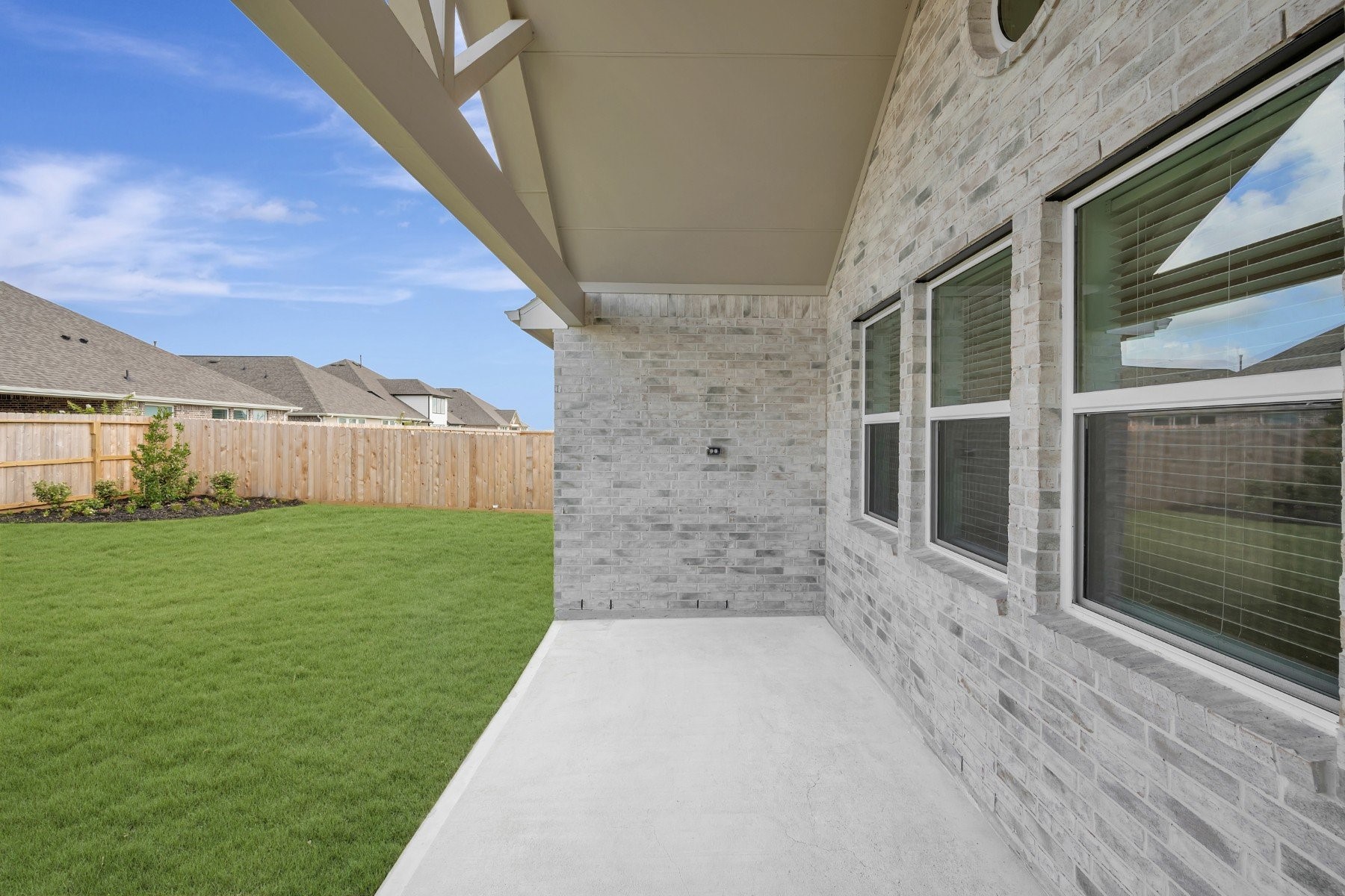 3214 Rios Court League City, TX 77573 - Photo 20 of 48 Relax outside on the covered patio