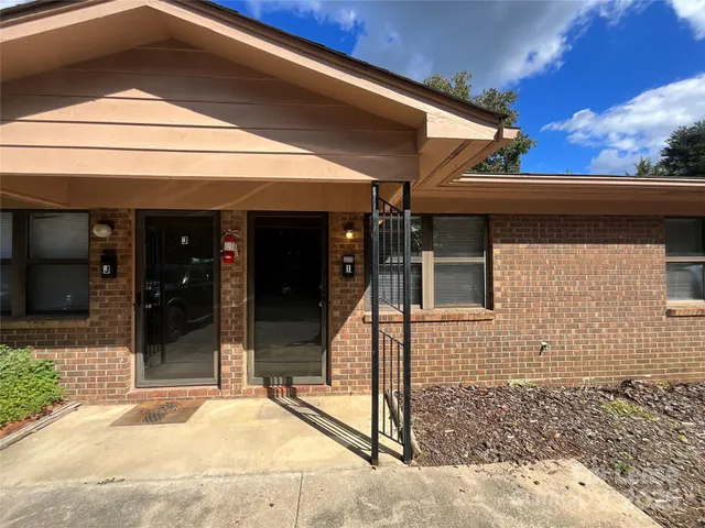 $895 | 201 Arthur Drive, Unit I, Thomasville, NC 27360