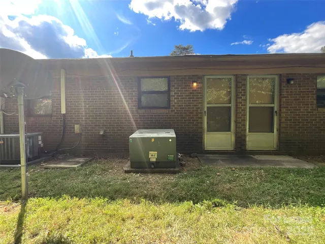 $895 | 201 Arthur Drive, Unit I, Thomasville, NC 27360