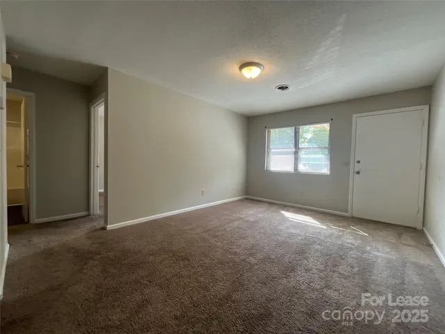 $895 | 201 Arthur Drive, Unit I, Thomasville, NC 27360