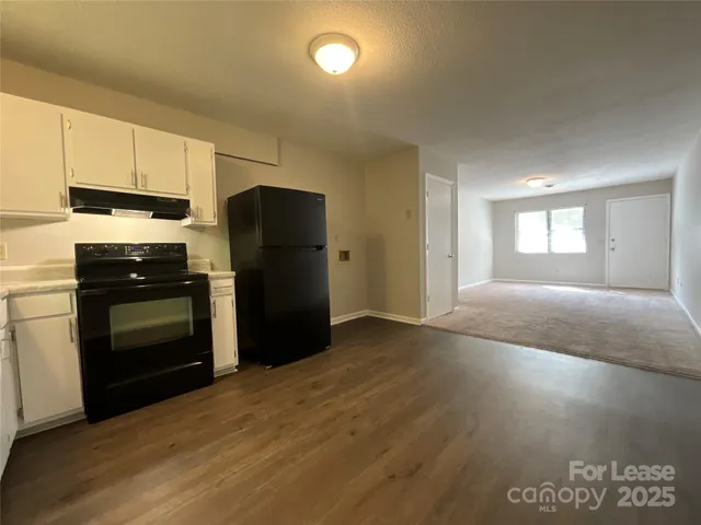 $895 | 201 Arthur Drive, Unit I, Thomasville, NC 27360