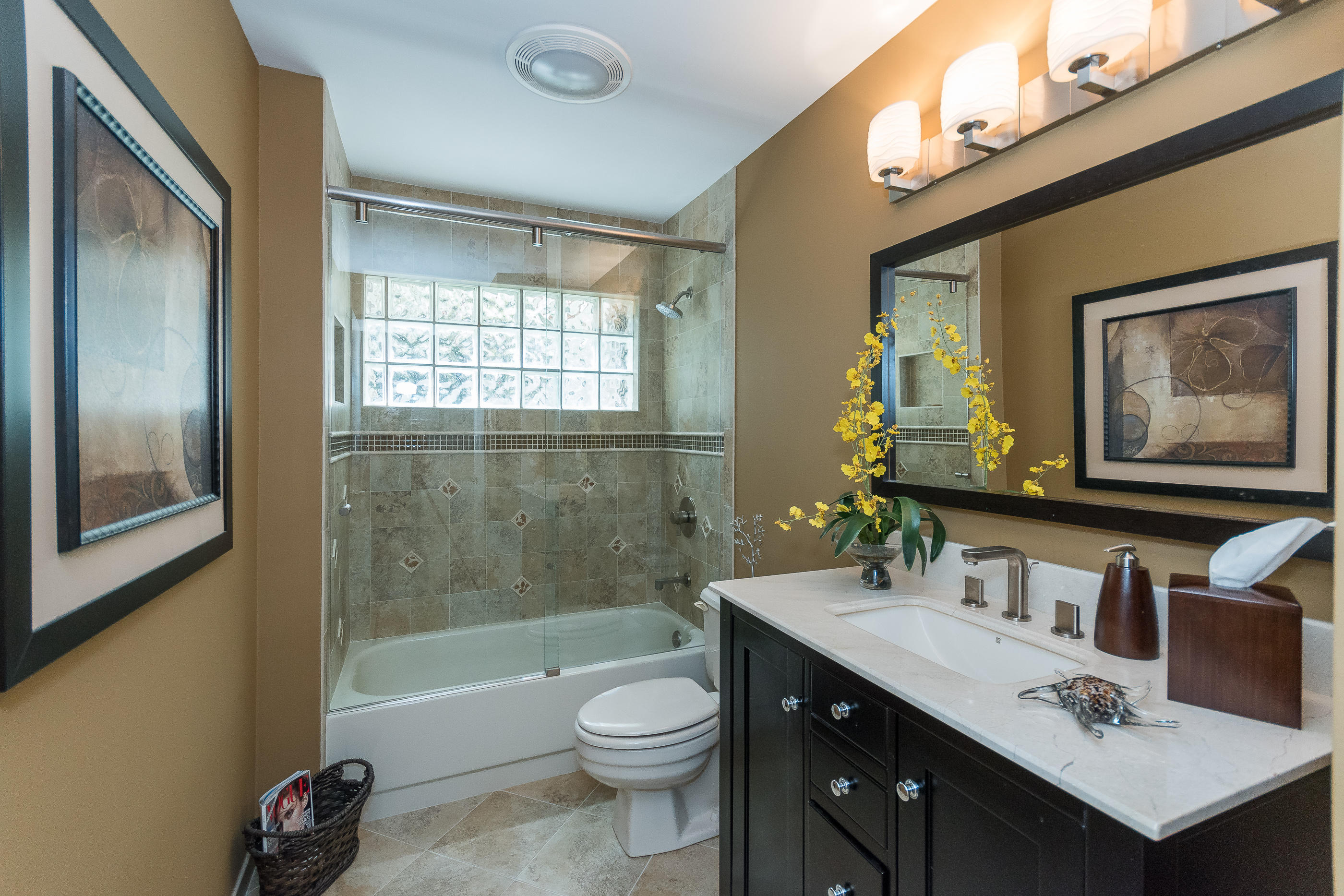 23465 Water Circle Boca Raton, FL 33486 - Photo 28 of 42 Guest Bath