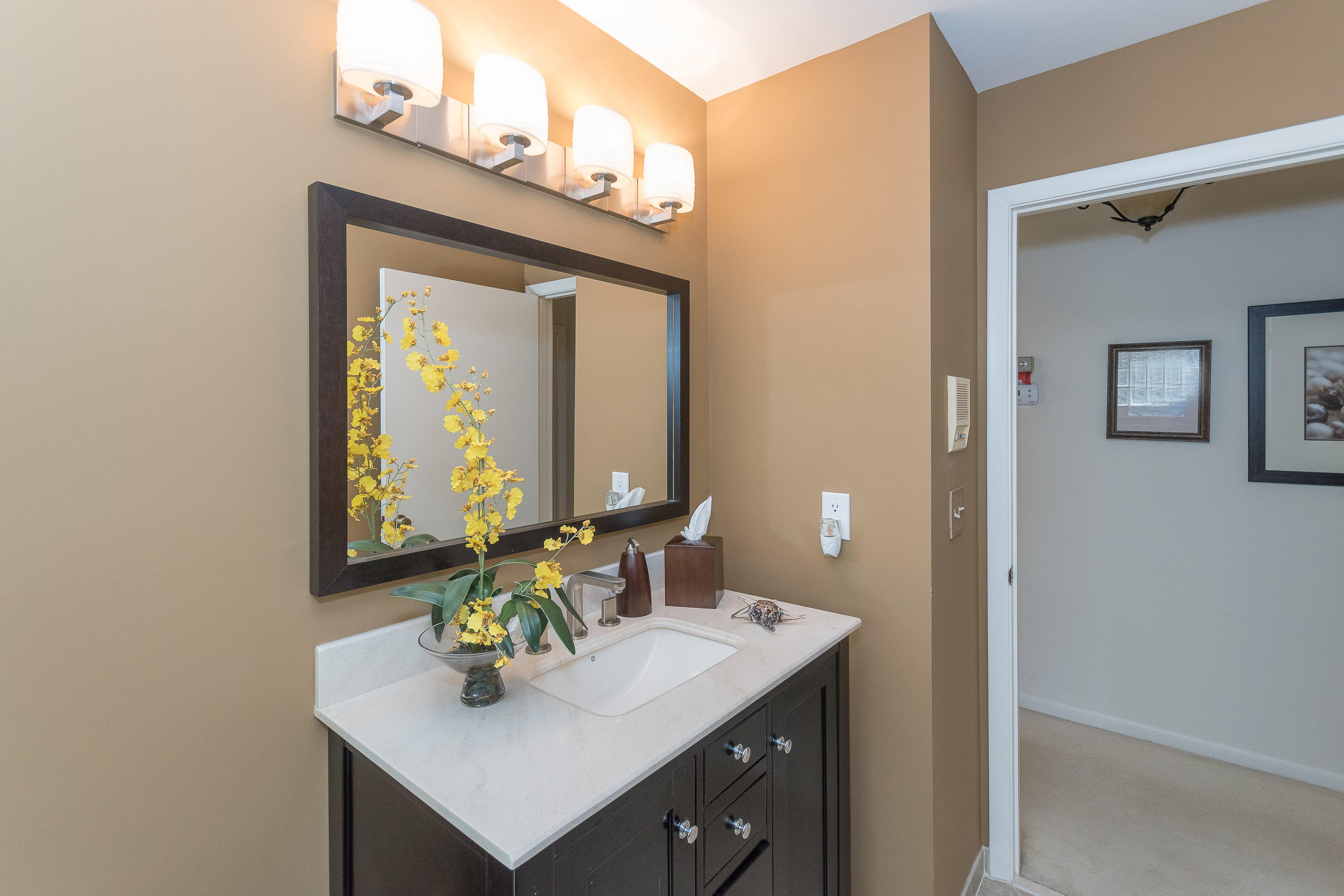 23465 Water Circle Boca Raton, FL 33486 - Photo 29 of 42 Guest Bath