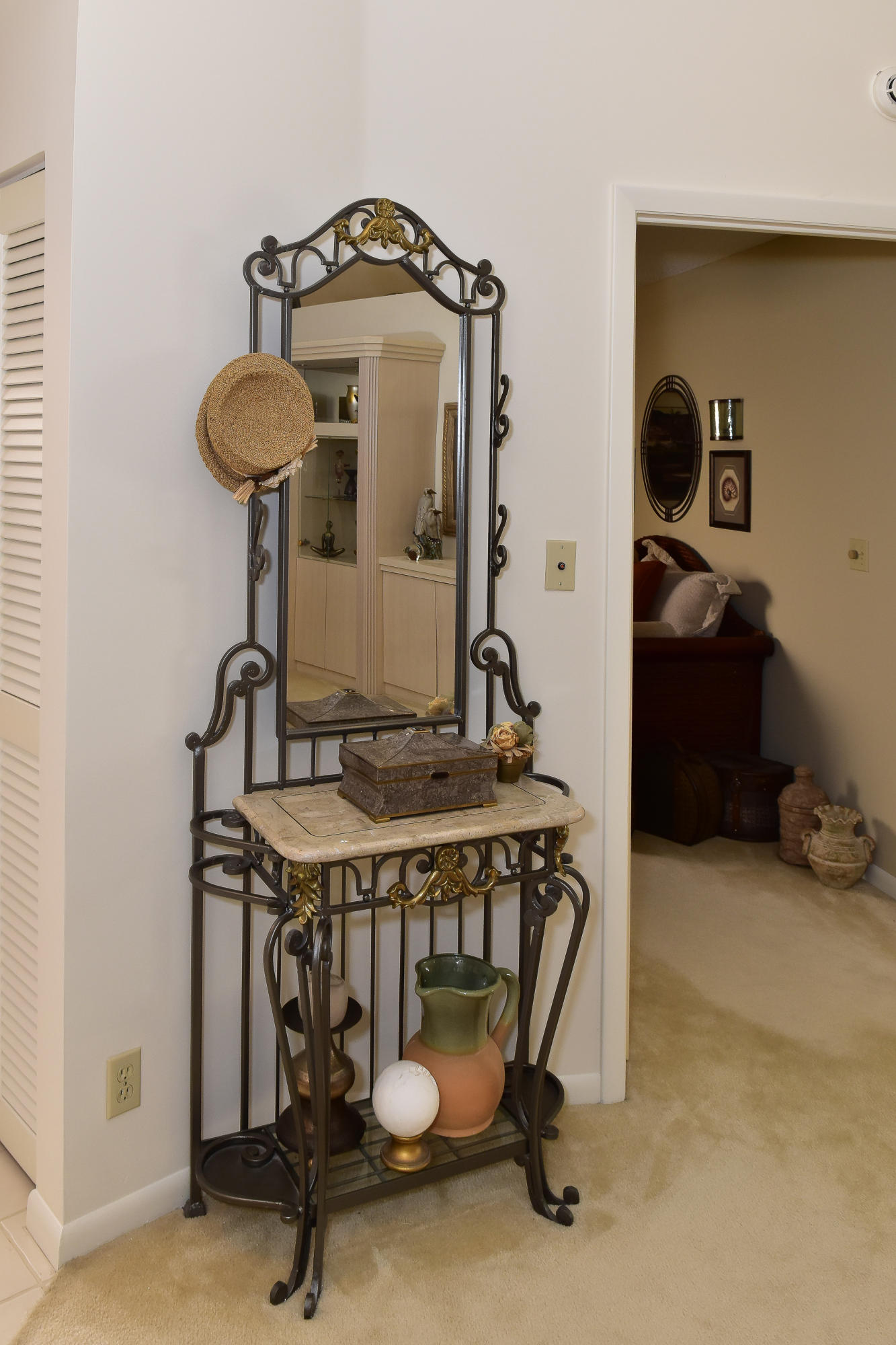 23465 Water Circle Boca Raton, FL 33486 - Photo 6 of 42 Hat Rack