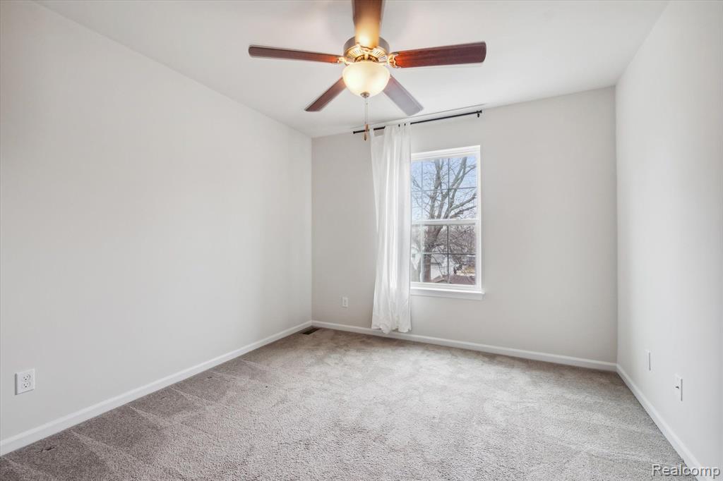 2683 Harvard Road, Unit 5 Berkley, MI 48072 - Photo 32 of 43