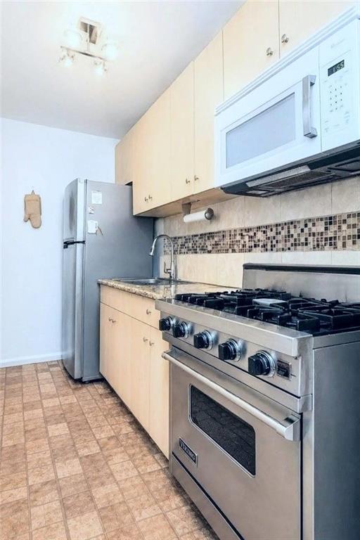 9511 Shore Road, Unit 112 Brooklyn, NY 11209 - Photo 11 of 36