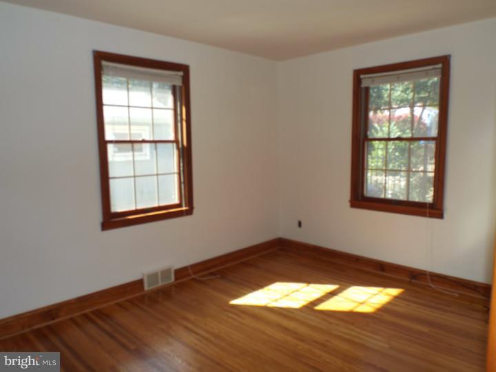 512 Lawrence Road Havertown, PA 19083 - Photo 8 of 15 Bedroom