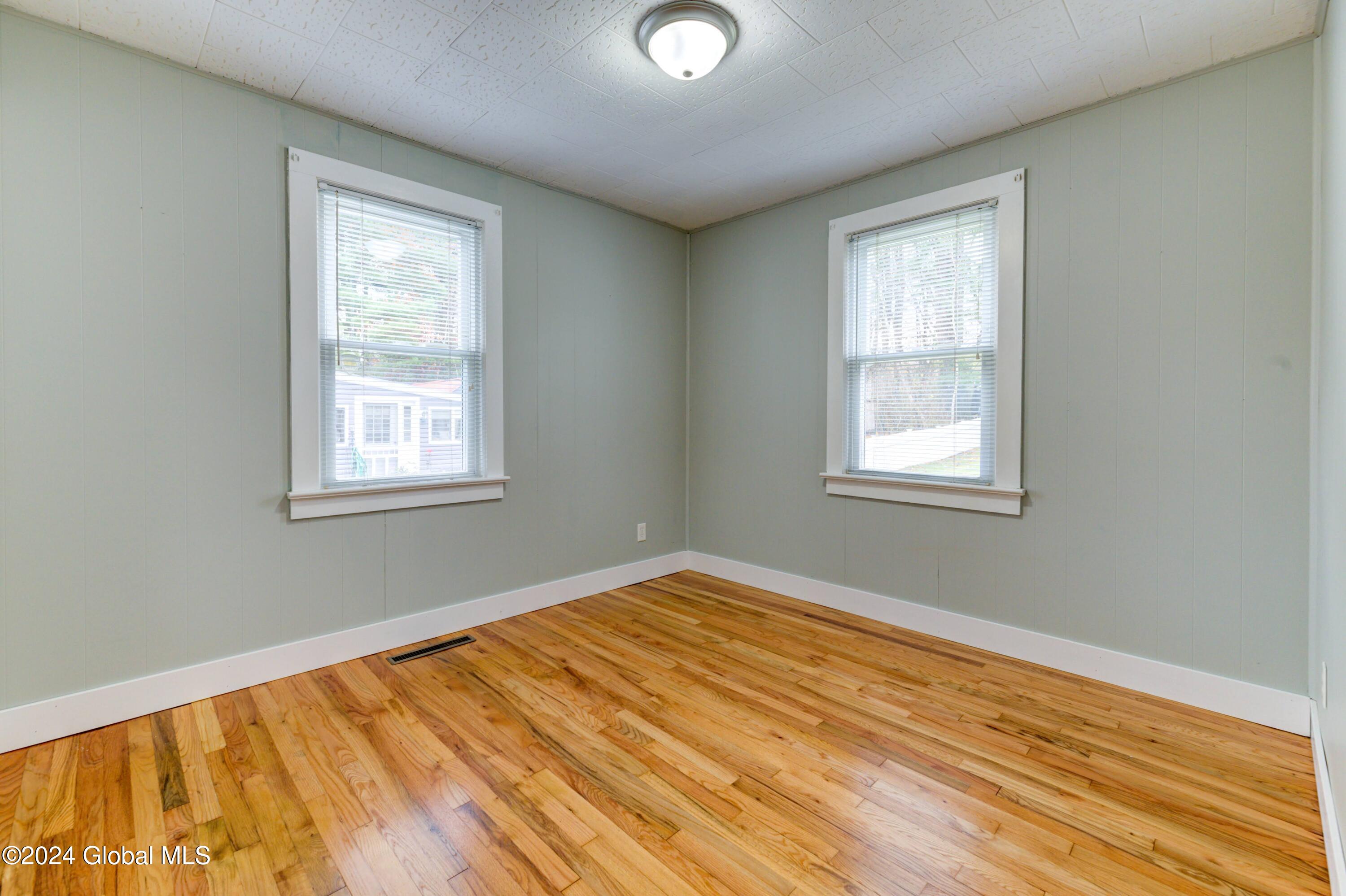 95 Lisha Kill Road Colonie, NY 12205 - Photo 19 of 40 95 Lisha Kill-14