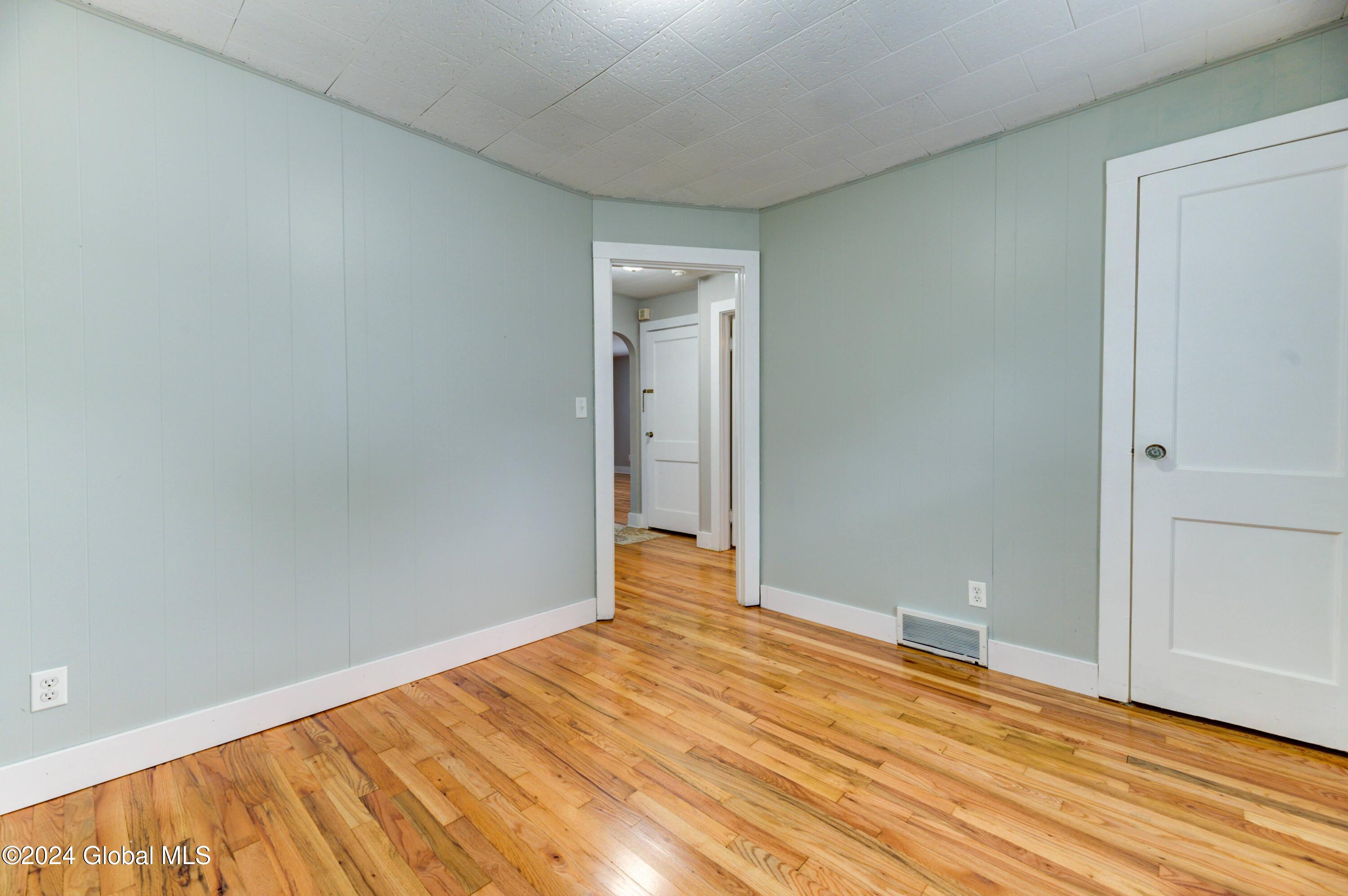 95 Lisha Kill Road Colonie, NY 12205 - Photo 20 of 40 95 Lisha Kill-15