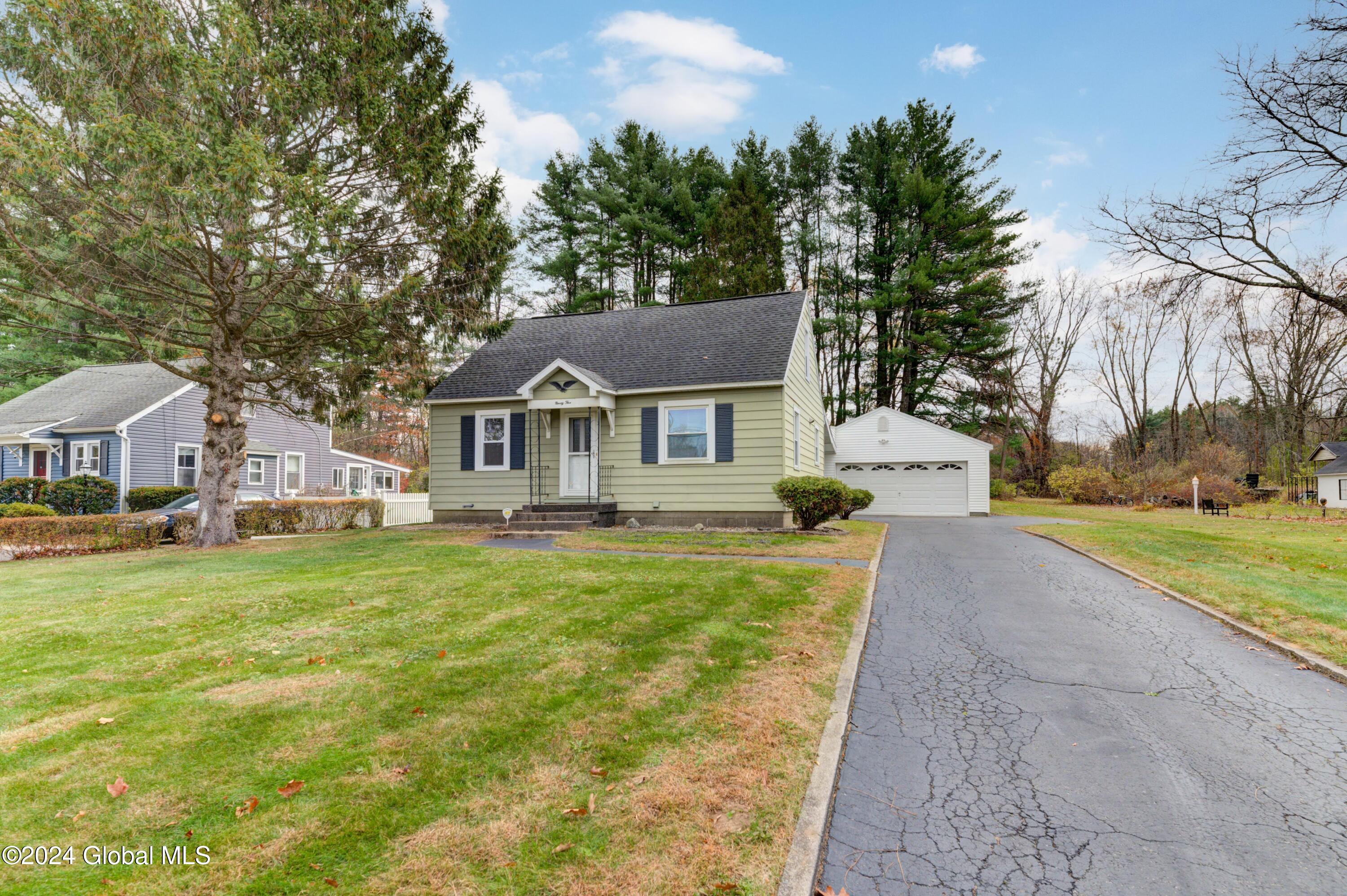 95 Lisha Kill Road Colonie, NY 12205 - Photo 2 of 40 95 Lisha Kill-37