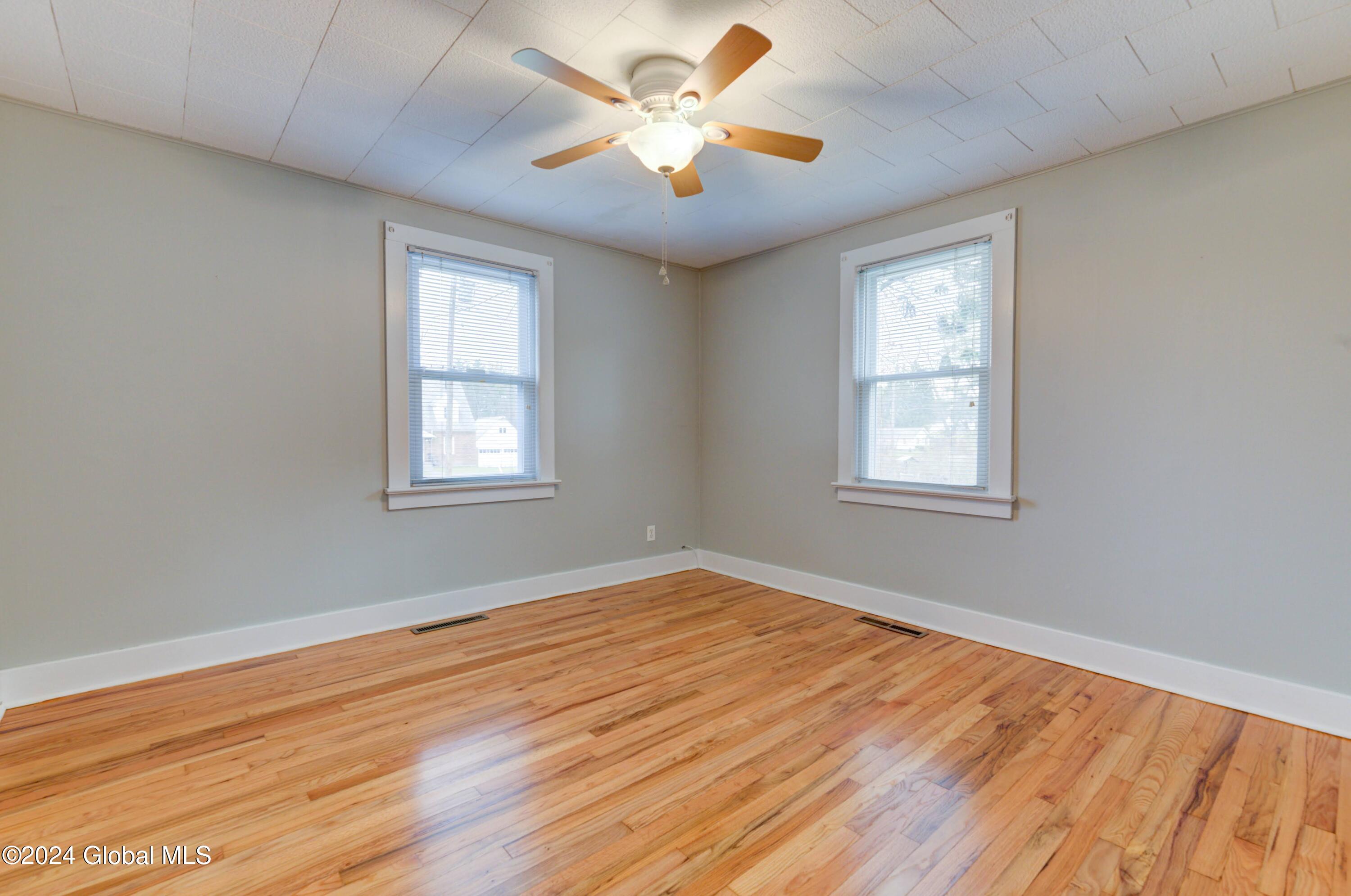 95 Lisha Kill Road Colonie, NY 12205 - Photo 21 of 40 95 Lisha Kill-16