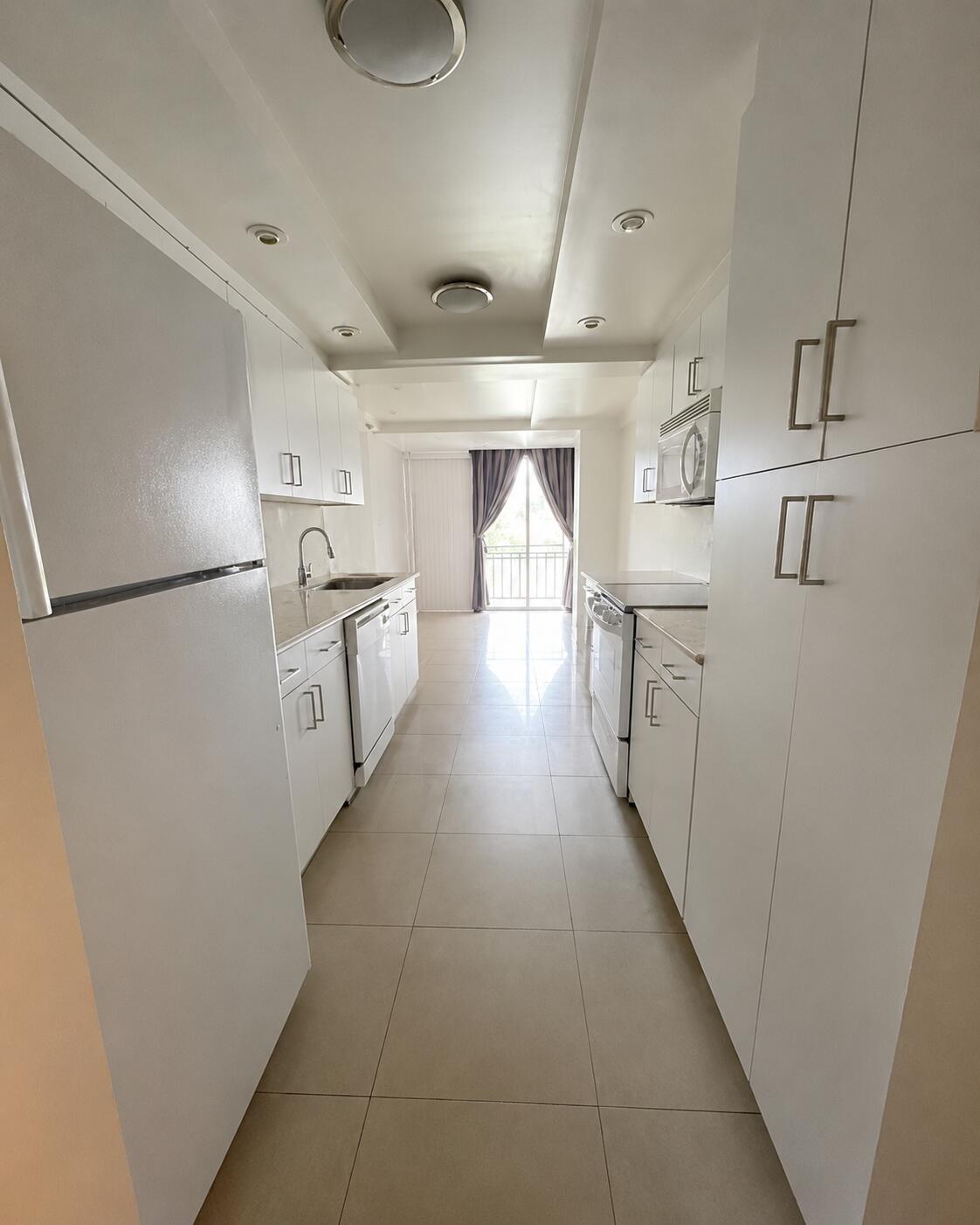 3690 Inverrary Drive, Unit 2Z Lauderhill, FL 33319 - Photo 11 of 38 58A5E0CE-727E-4B94-88D5-B9B9539BD29A