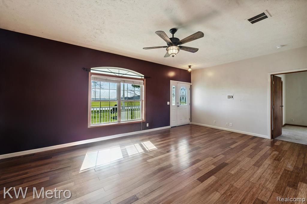 1701 North Nicholson Road Fowlerville, MI 48836 - Photo 6 of 61