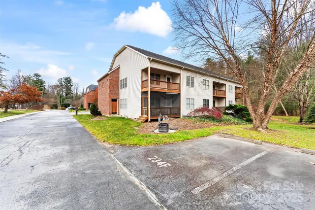 a view of a lake from a yard