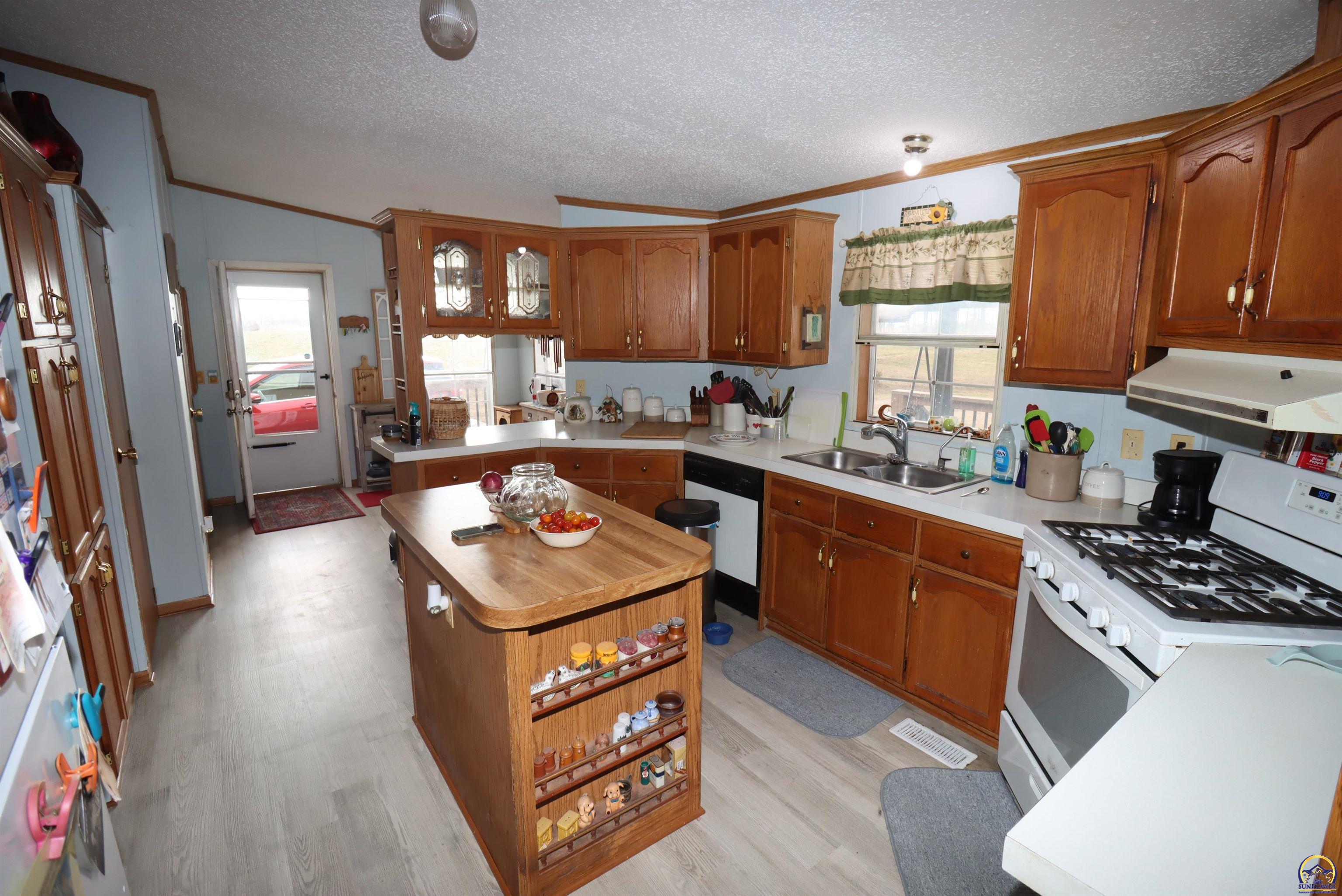 25030 Q4 Road Holton, KS 66436 - Photo 5 of 11