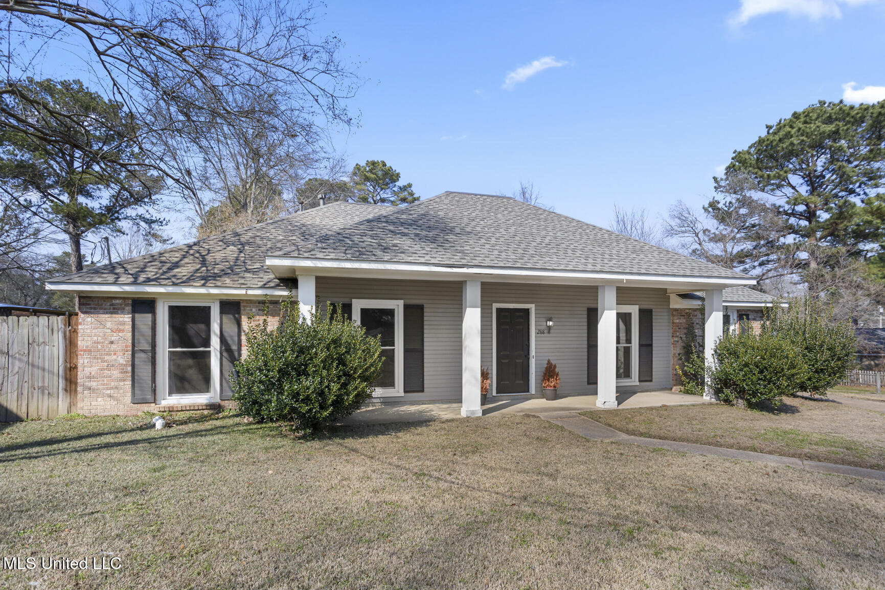 288 Longwood Cove Ridgeland, MS 39157 - Photo 2 of 27 288 Longwood Cove-2