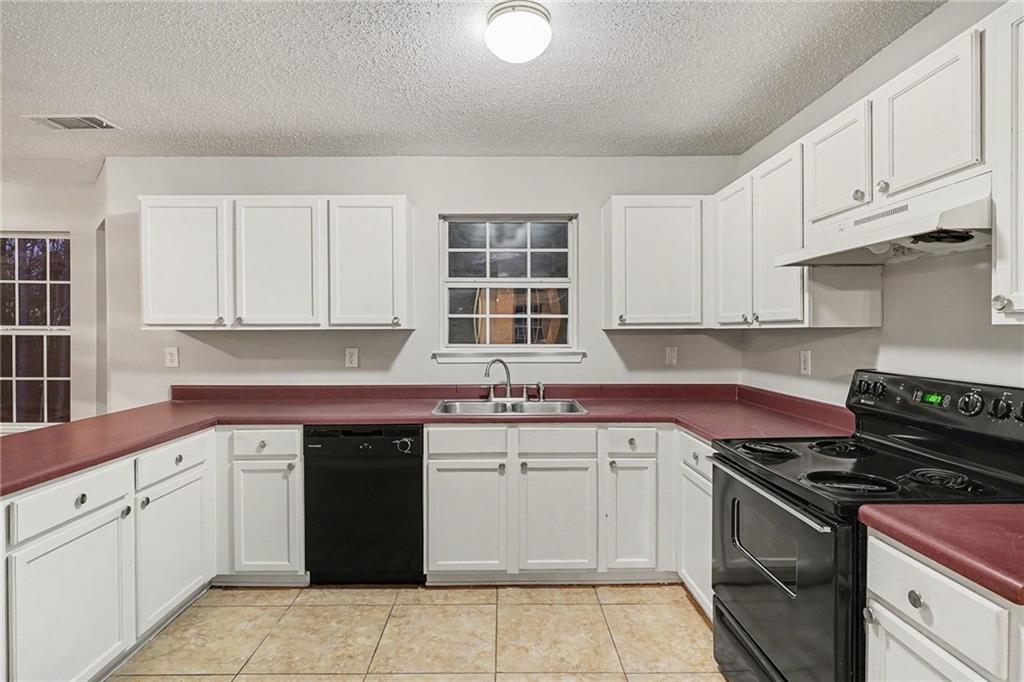 1067 Misty Meadows Point Hampton, GA 30228 - Photo 8 of 23