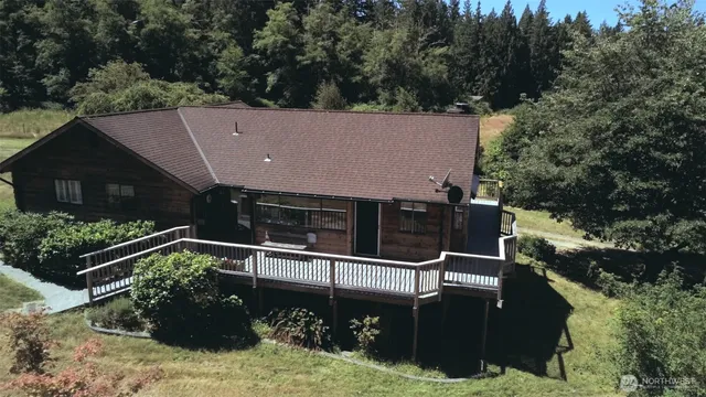 $929,000 | 6255 Turkey Hill Road, Clinton, WA 98236