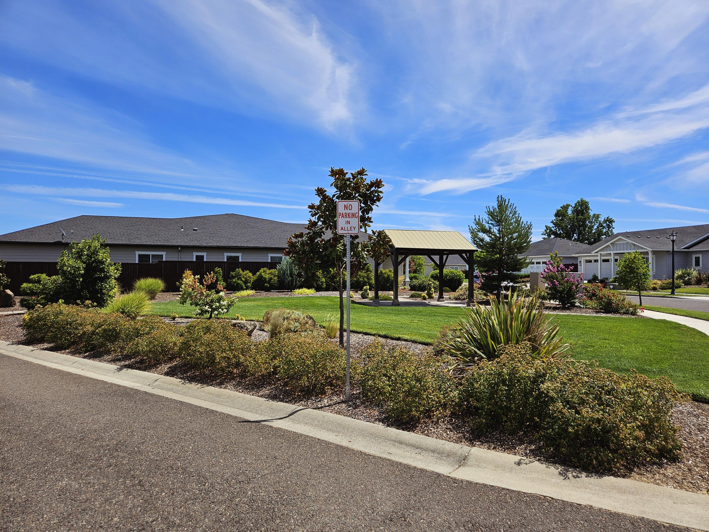 332 Cheney Loop Central Point, OR 97502 - Photo 22 of 27 20250804_130440