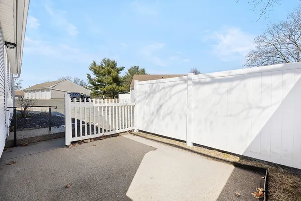$209,000 | 54 Mitchell Drive, Unit 54, Chicopee, MA 01022