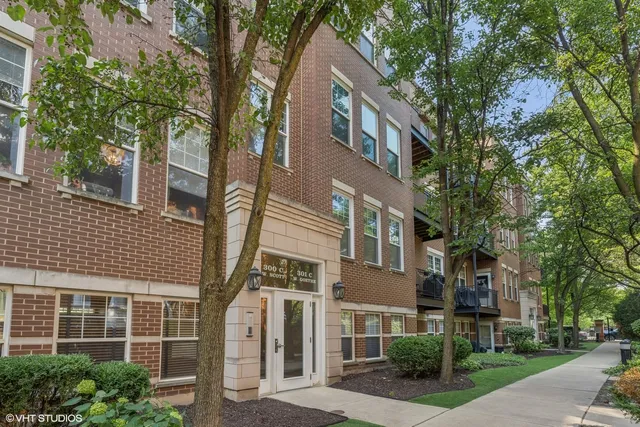 $4,000 | 301 West Goethe Street, Unit 302, Chicago, IL 60610