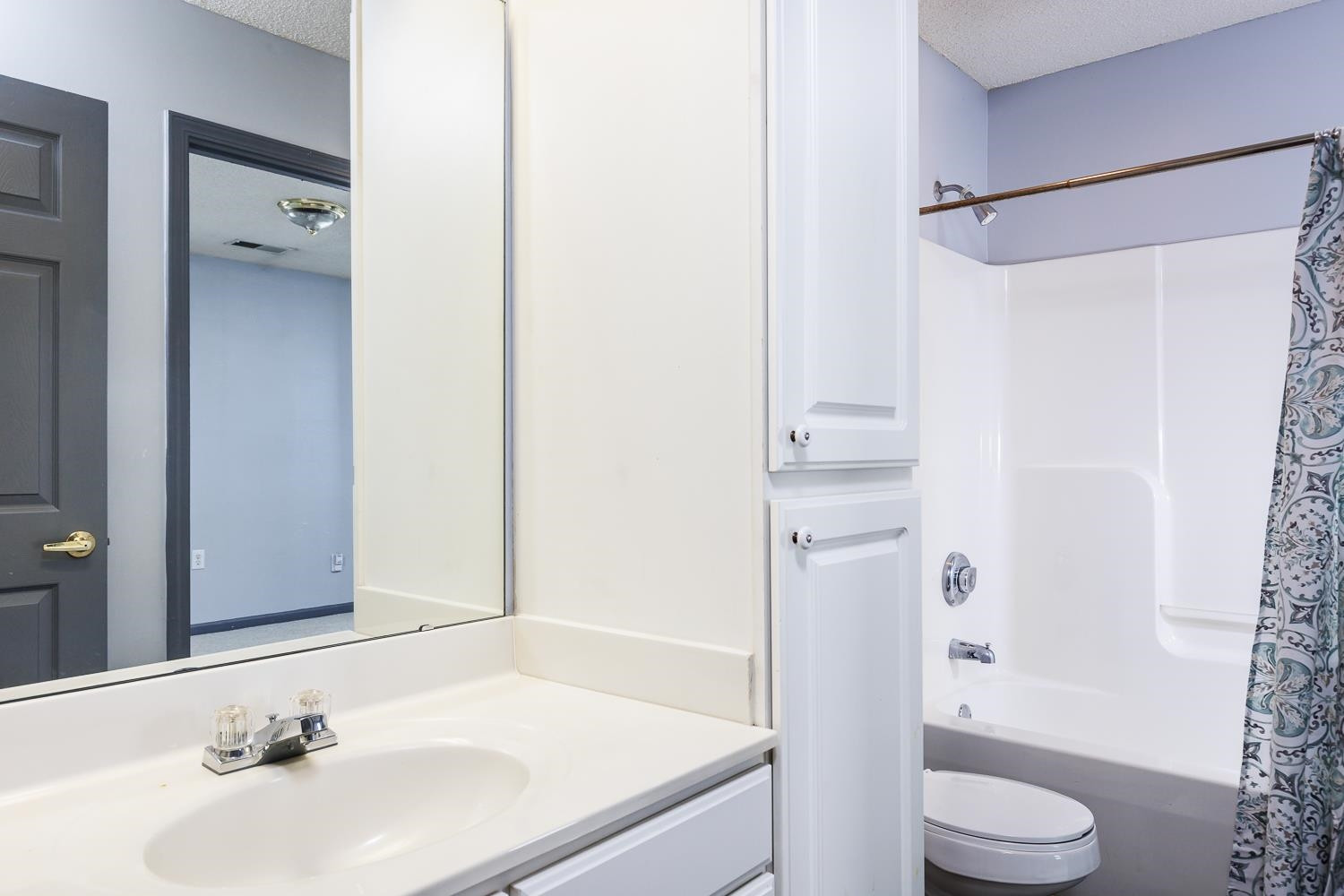11301 Involute Place, Unit 101 Raleigh, NC 27617 - Photo 22 of 26 Large Second Bath