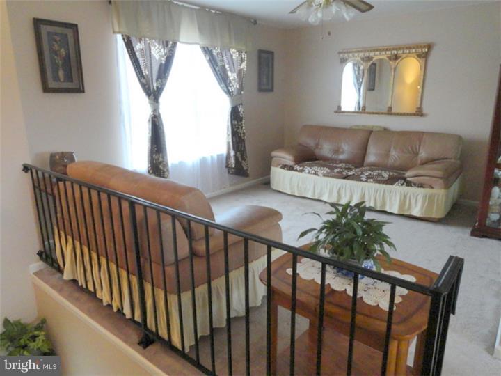 656 Behl Road Franklinville, NJ 08322 - Photo 3 of 24 Living Room