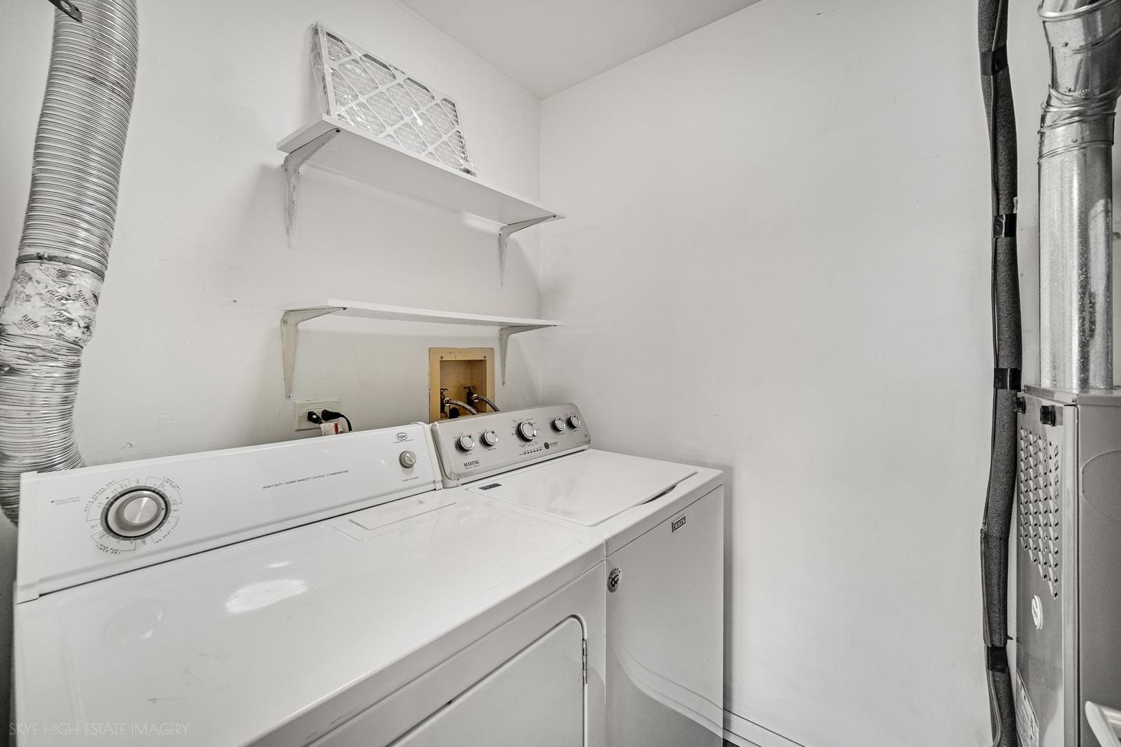 103 Red Barn Road, Unit 103 Matteson, IL 60443 - Photo 6 of 17 a utility room with dryer and washer