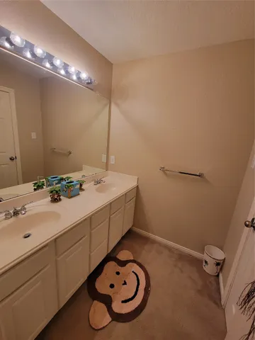 $2,600 | 130 Zephyr Bend Place, The Woodlands, TX 77381