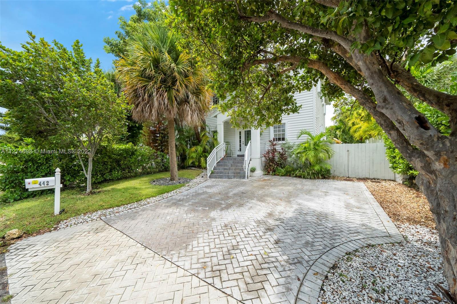 442 Fernwood Road Key Biscayne, FL 33149 - Photo 24 of 33 a view of a park with plants and trees