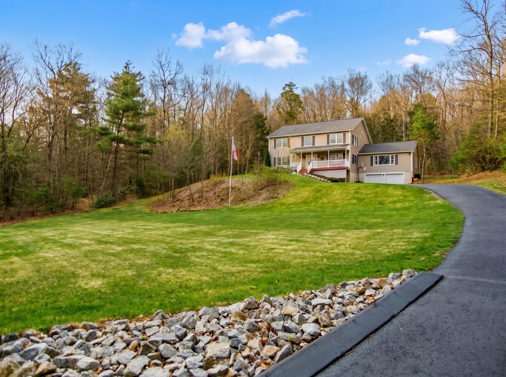 122 May Brook Road Holland, MA 01521 - Photo 4 of 42 Gallery Image 4