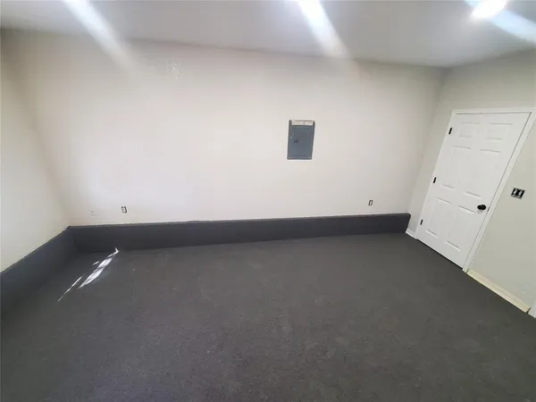 $1,680 | 516 West Beach Street, Fort Worth, TX 76111