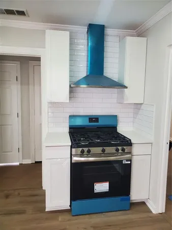 a close view of stove top oven